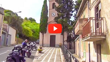 Lancer la vidéo "Motorradreise auf der Harley durch Sizilien"