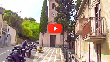 Avviare il video "Motorradreise auf der Harley durch Sicilia"