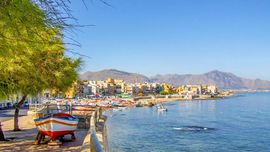 Bagheria - Veduta del porticciolo e del lungomare di Aspra