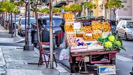 Bagheria - Fruttivendolo ambulante sul corso Butera