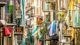 Cefalù - Biancheria nel centro storico