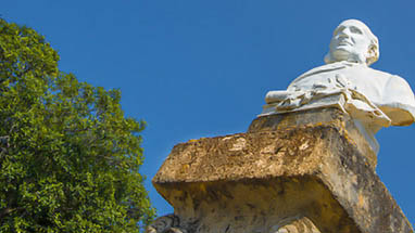 Santa Flavia - Monumento di Francesco Paolo Perez