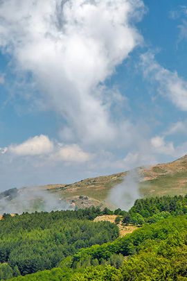 Tief hängende Wolken in den Madonien