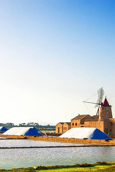 Sicilia - Marsala - Estrazione del sale marino