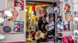 Cefalu - Shop selling flat caps (coppola storta)