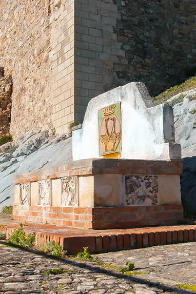Sizilien - Madonien - Brunnen in Sclafani Bagni