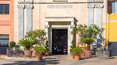 Altavilla Milicia - Eingang der Kirche