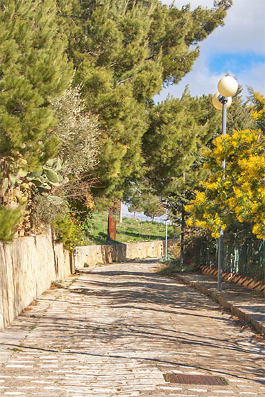 Sizilien - Cefalà Diana - Weg zur Burg