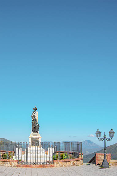 Sizilien - Polizzi Generosa - Kriegerdenkmal