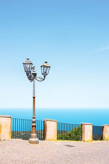 Sizilien - Pollina - Strassenlaterne