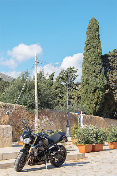 Sizilien - Scopello - Motorrad