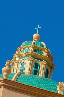 Marsala - Farbenprächtige Kirchenkuppel