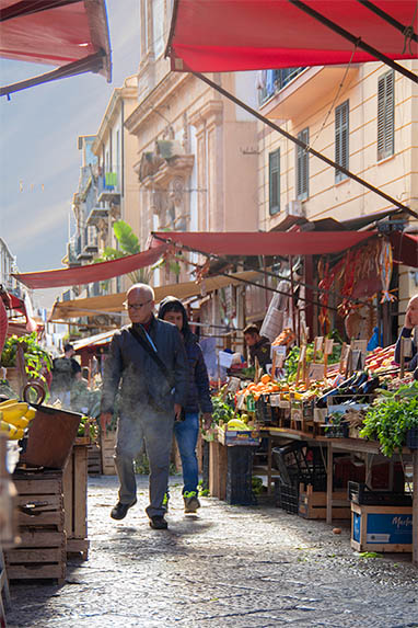 Sizilien - Palermo - Mercato del Capo - Kundschaft