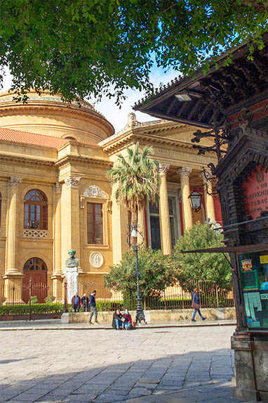 Sizilien - Palermo - Teatro Massimo - Eingang
