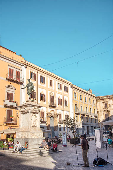 Sizilien - Palermo - Piazza Bologni