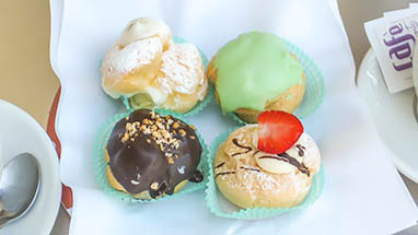 Frühstück in einer italienischen Bar