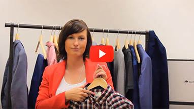 Video "www.OUTFITTERY.de - Expertinnen-Wissen Nr. 1: Kleidergrößen finden" starten