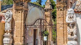 Eingang der Villa Palagonia in Bagheria