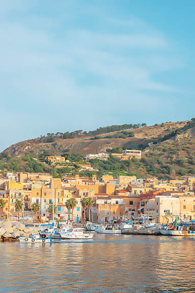 Sizilien - Sonnenaufgang im Hafen Porticello
