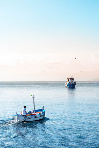 Sizilien - Fischkutter Einfahrt