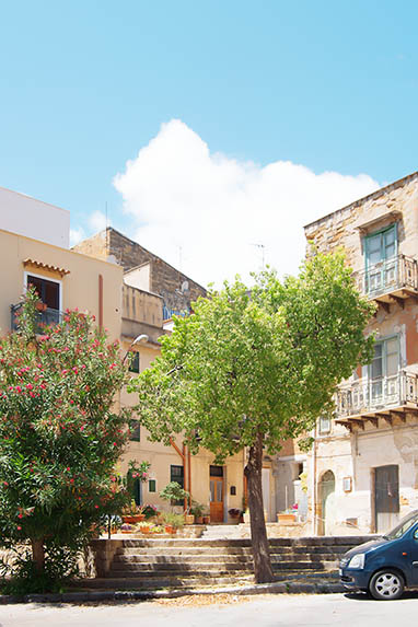 Sizilien - Porticello - Piazza 'Largo Pedone'